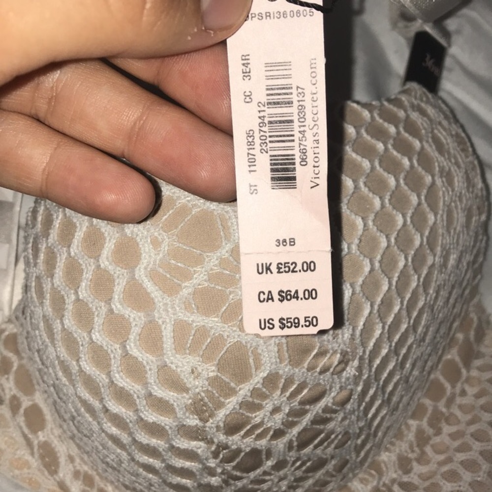 Victoria’s Secret Very Sexy lightly limes plunge